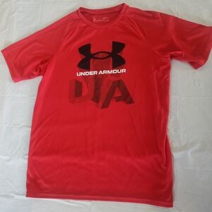 ⭐ Under Armour Red Short Sleeve T Shirt Size Youth Large Loose Heat Gear